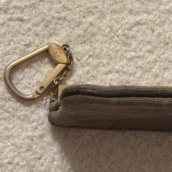 Authentic Louis Vuitton Green Key Cles - Picture 6 of 10